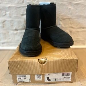 UGG Kids Classic Short Shearling Boots
